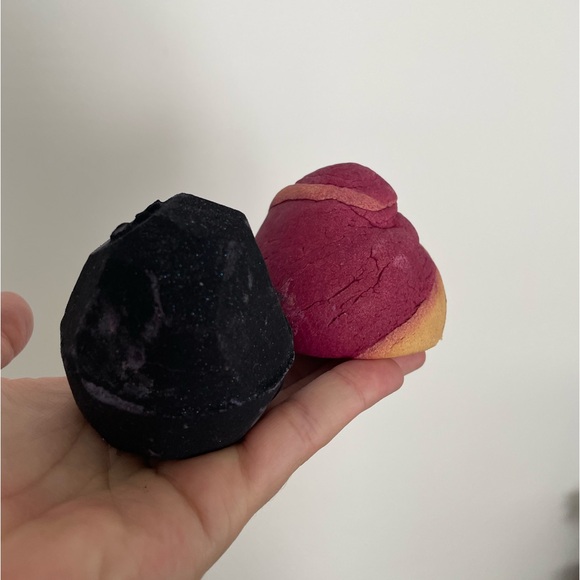 Lush bath bomb and mini cinnamon bubble bar - Picture 1 of 1